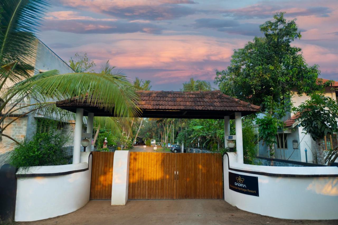 Babira Brookside Heritage Resort Кумараком Экстерьер фото