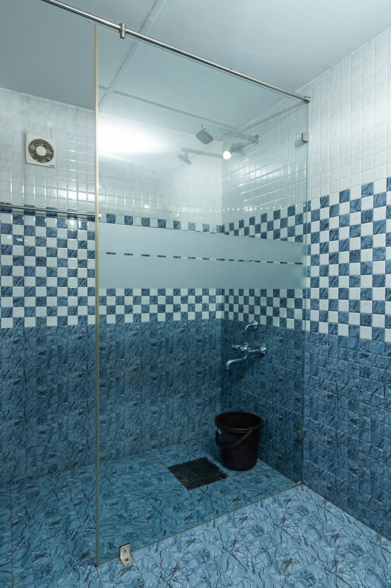 Babira Brookside Heritage Resort Кумараком Экстерьер фото